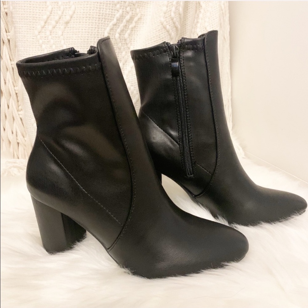 NEW Kimmy Booties- in Black - Picture 4 of 5